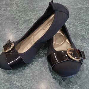 Bandolino Women's Ballet Flats Slip On Size 8M Black Gold Buckle Toe Classy Work